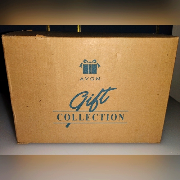 AVON Mother's Day Porcelain Gift Collection Sentiment Plaque "FRIEND" - Picture 2 of 7